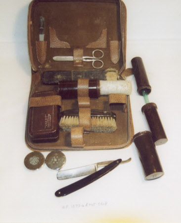 Toilet case