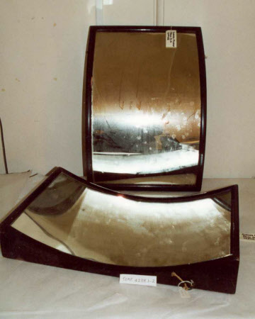 Distorting mirror