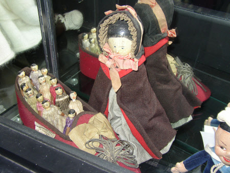 Peg wooden doll