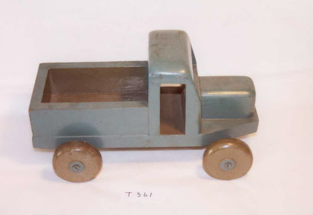 Toy lorry