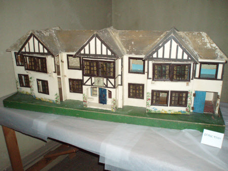 triang dolls house no 62