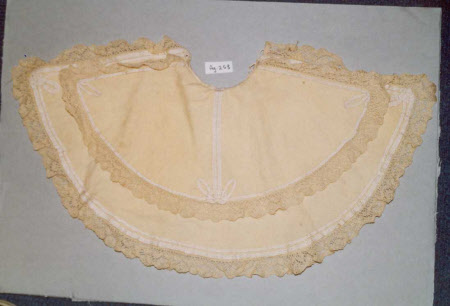 Doll's cape