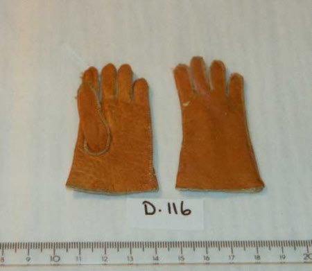 Doll's glove