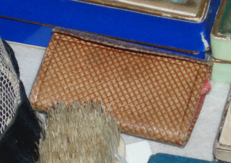 Doll's purse