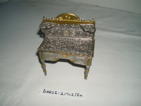 Doll's house furniture