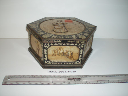 Biscuit tin