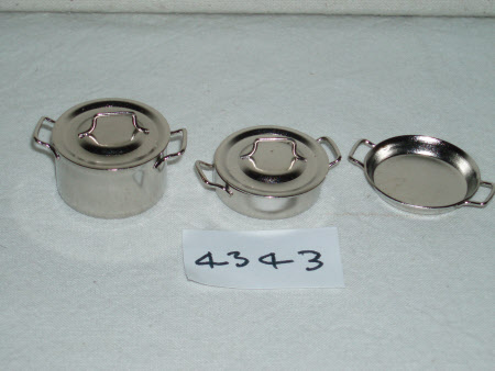 Doll's house cooking pot