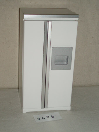 Doll's house refrigerator