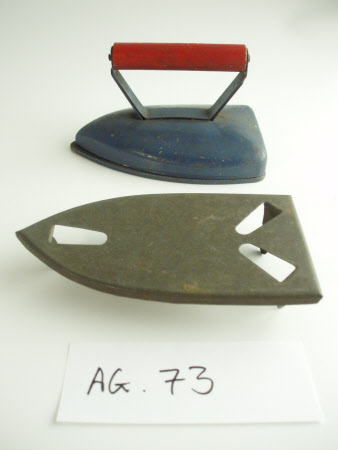 Toy iron