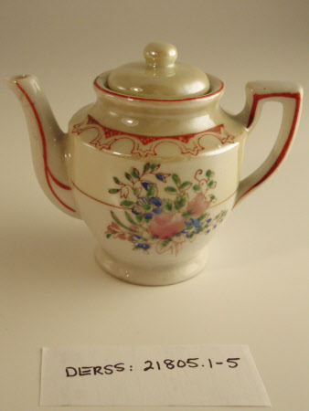 Doll's teapot