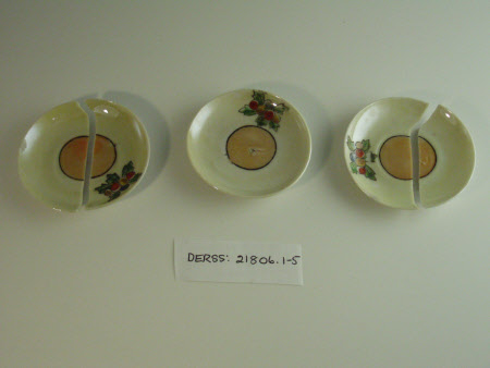 Doll's saucer