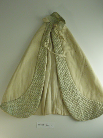 Doll's cape