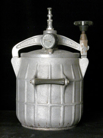 Pressure cooker