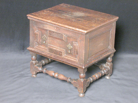 Box stool