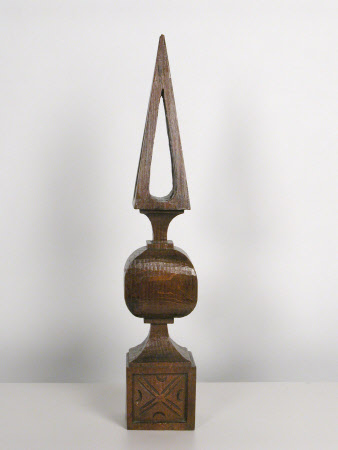 Obelisk finial