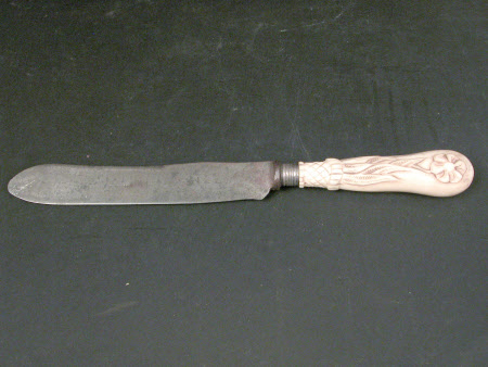 Bread knife