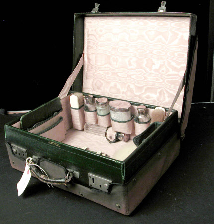 Dressing case