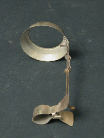 Lampshade holder
