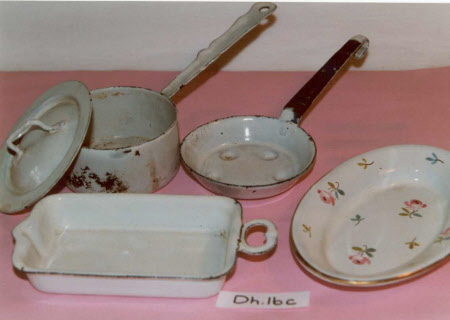 Doll's saucepan