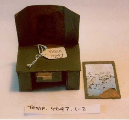 Doll's house dressing table