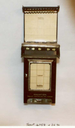 Doll's house cooker