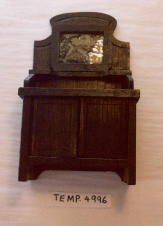 Doll's house washstand