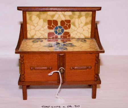 Doll's house washstand