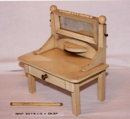 Doll's house washstand