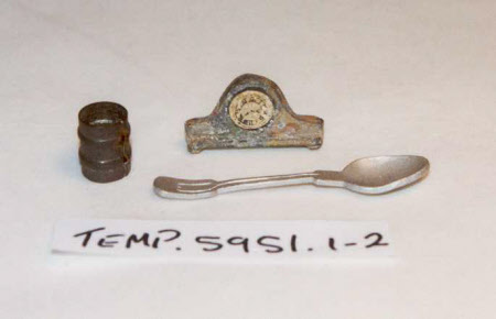 Miscellaneous doll's house items