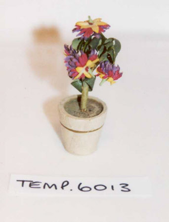 Doll's house flower pot