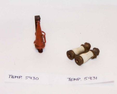 Doll's binoculars