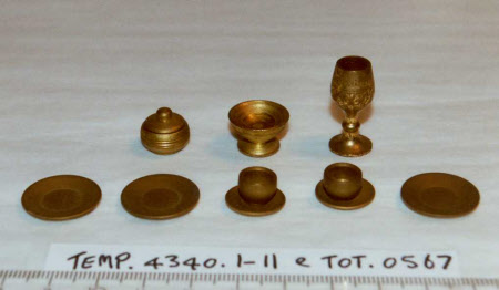 Doll's house crockery