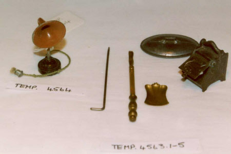 Doll's house gramophone