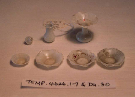 Doll's house glassware