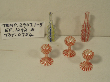 Doll's house glassware