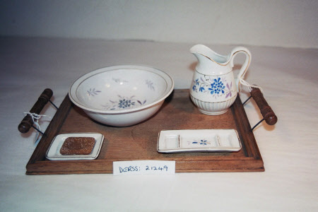 Doll's ewer and basin