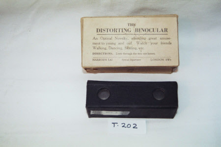 Distorting binoculars