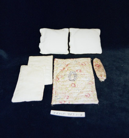 Doll's house bedding