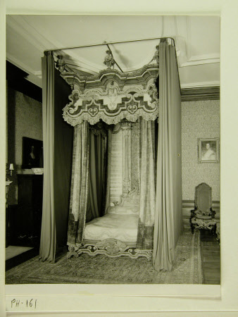 Queen Anne Bed with its Case Curtain, Dyrham Park, Gloucestershire
