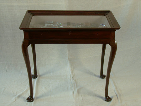 Display table