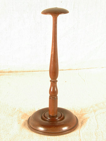 Wig stand
