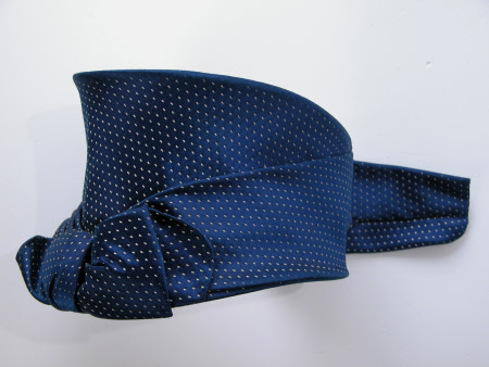 Surgical cravat