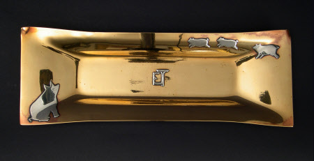 Pen tray