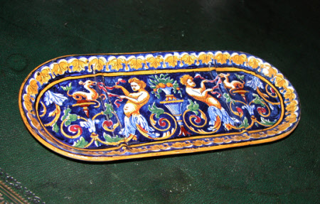 Pen tray