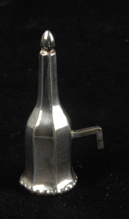 Candle extinguisher