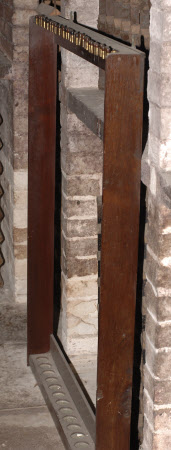 Billiard cue stand