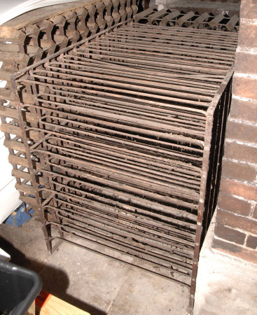 Wine bottle rack
