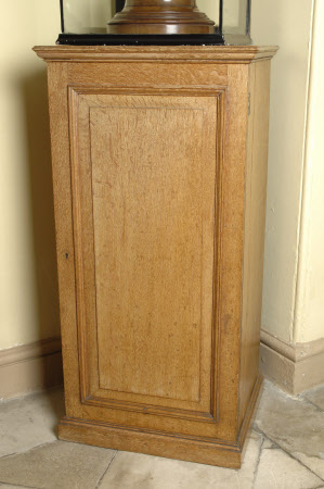 Specimen cabinet