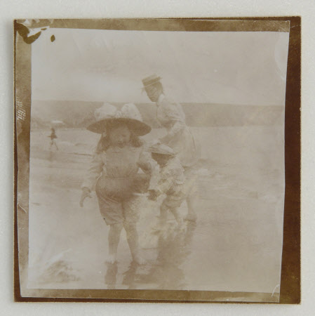 Daphne Maud Adelaide Bankes (1898-1967) with her sister Viola Florence Geraldine Bankes, later Mrs ...