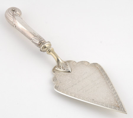 Presentation trowel